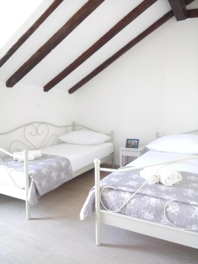 Holiday Home Jadric Osoje Quarto foto